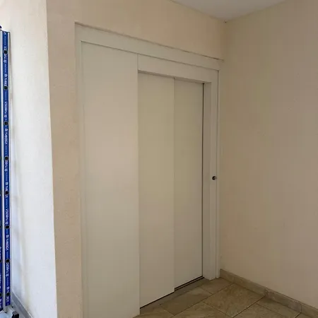 F2 - Dernier Etage Avec Terrasse Vue Apartman
