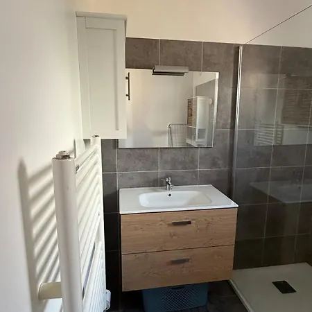 F2 - Dernier Etage Avec Terrasse Vue Apartman *