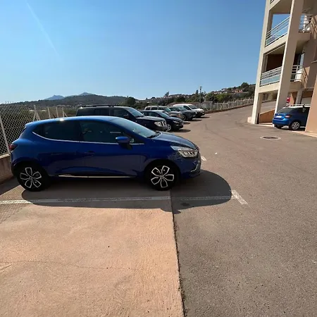 F2 - Dernier Etage Avec Terrasse Vue Apartman *